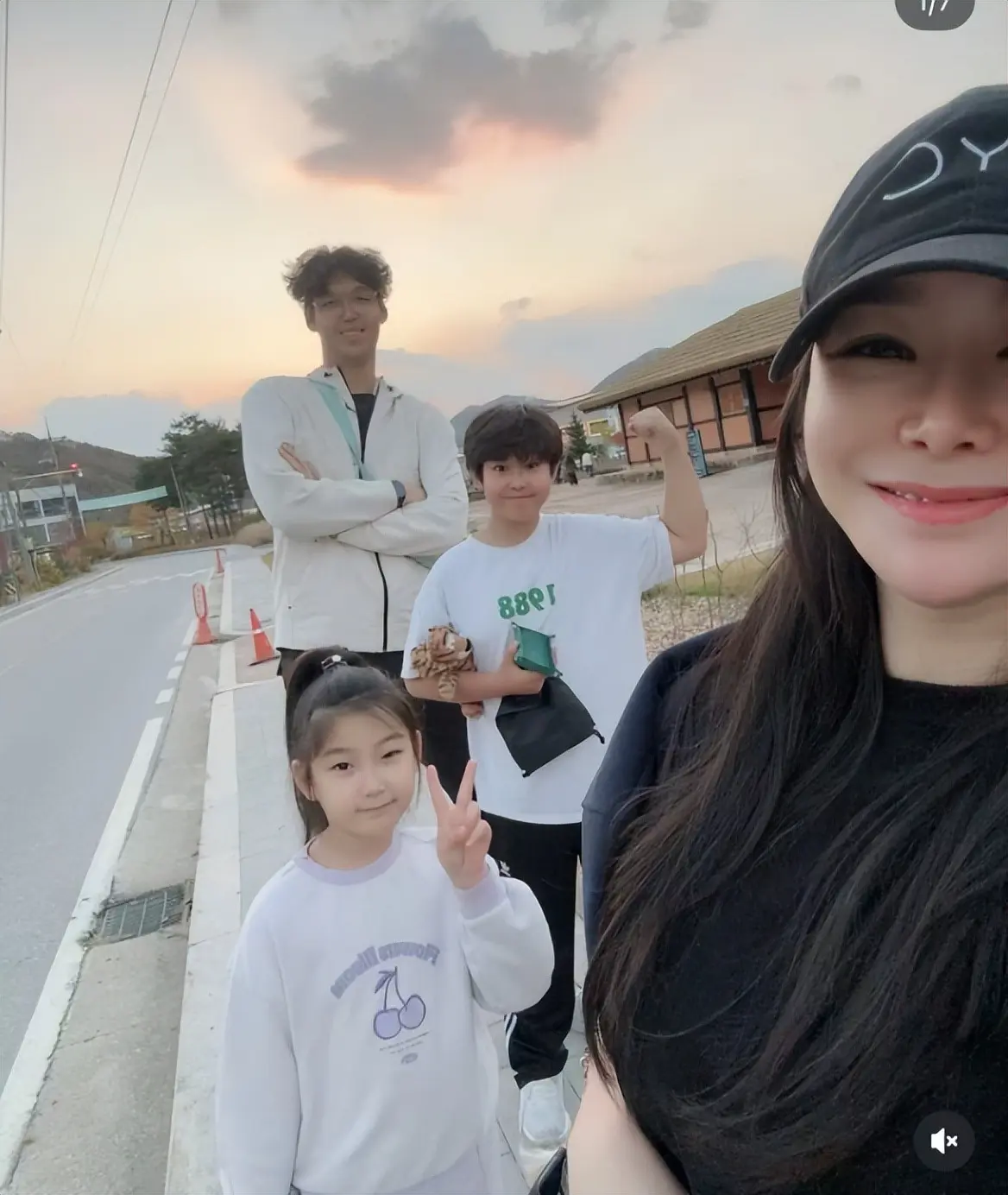 退役享受生, 篮坛的超级, amp 退役享受生, 篮坛的超级, amp