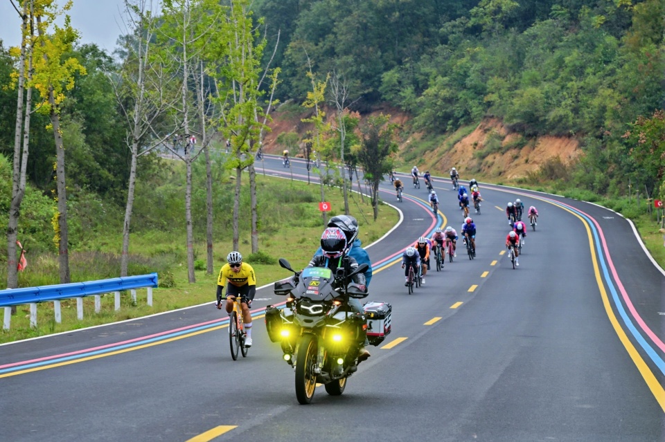 之所以能够, 源正观新闻, 郑州极驰车