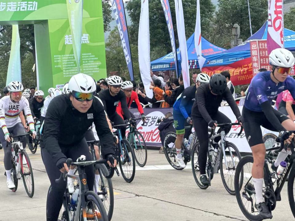 赛事, 中夺得男子